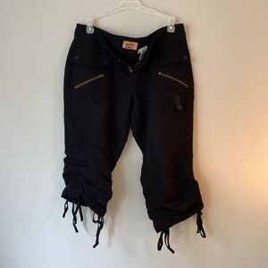 Early 2000s style NOBO brand capri cargo pants